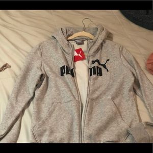 Puma sweater with hood and never worn